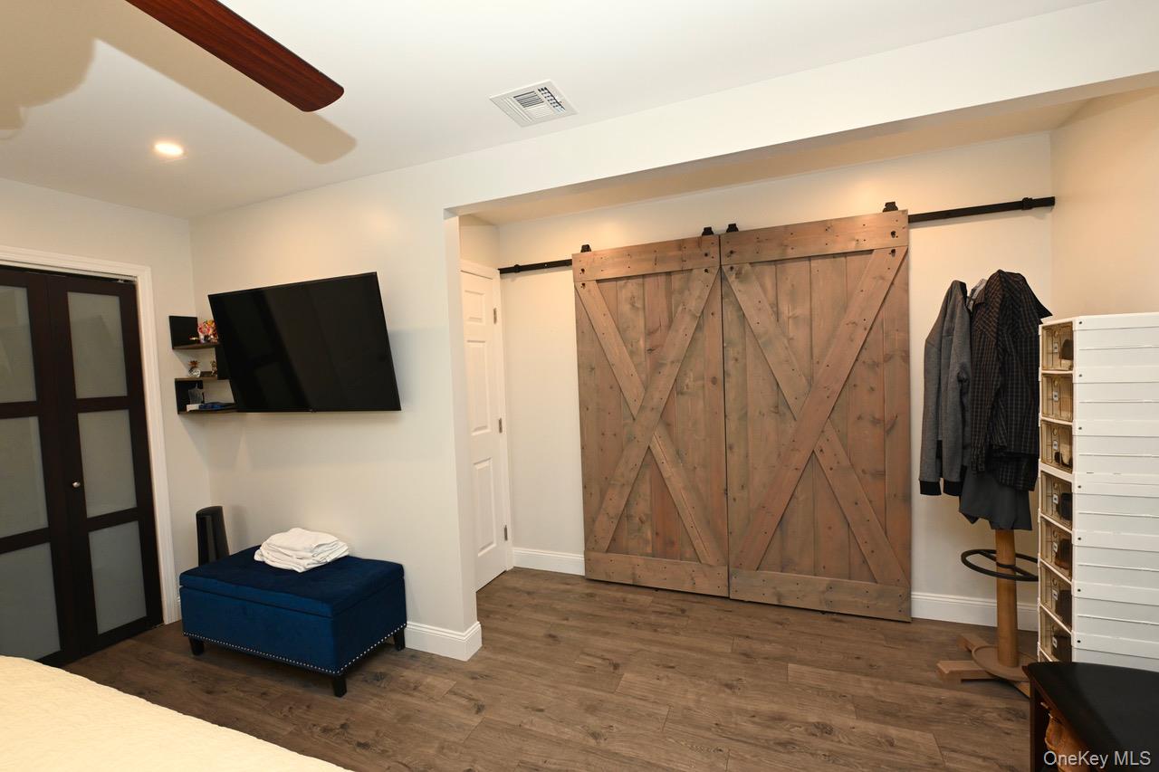 7 McNulty Street, Dix Hills, NY 11746