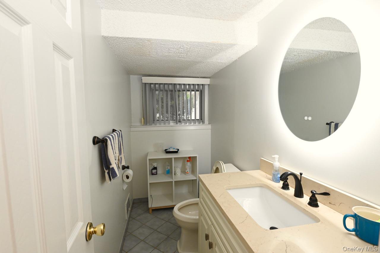 7 McNulty Street, Dix Hills, NY 11746