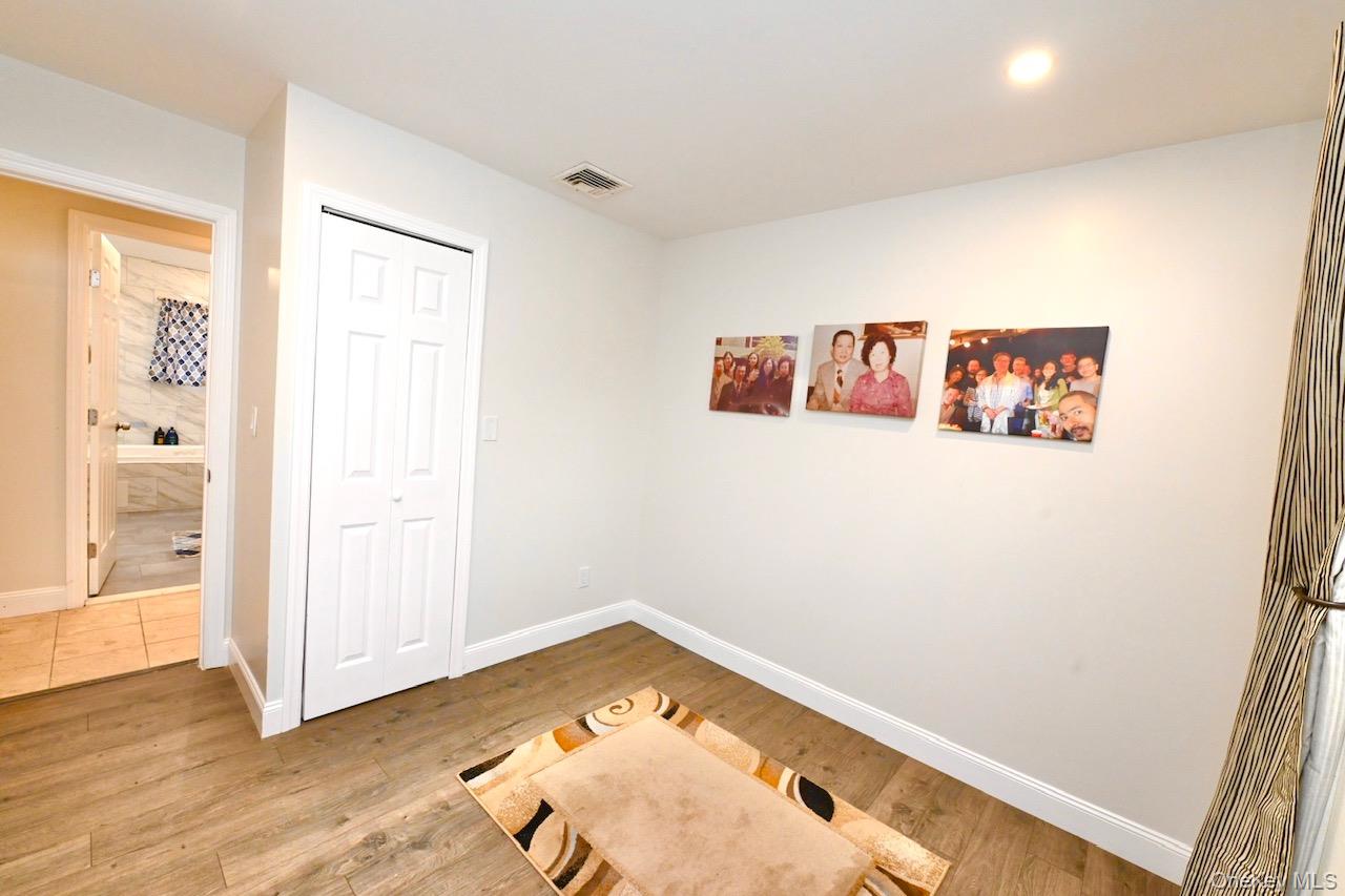 7 McNulty Street, Dix Hills, NY 11746