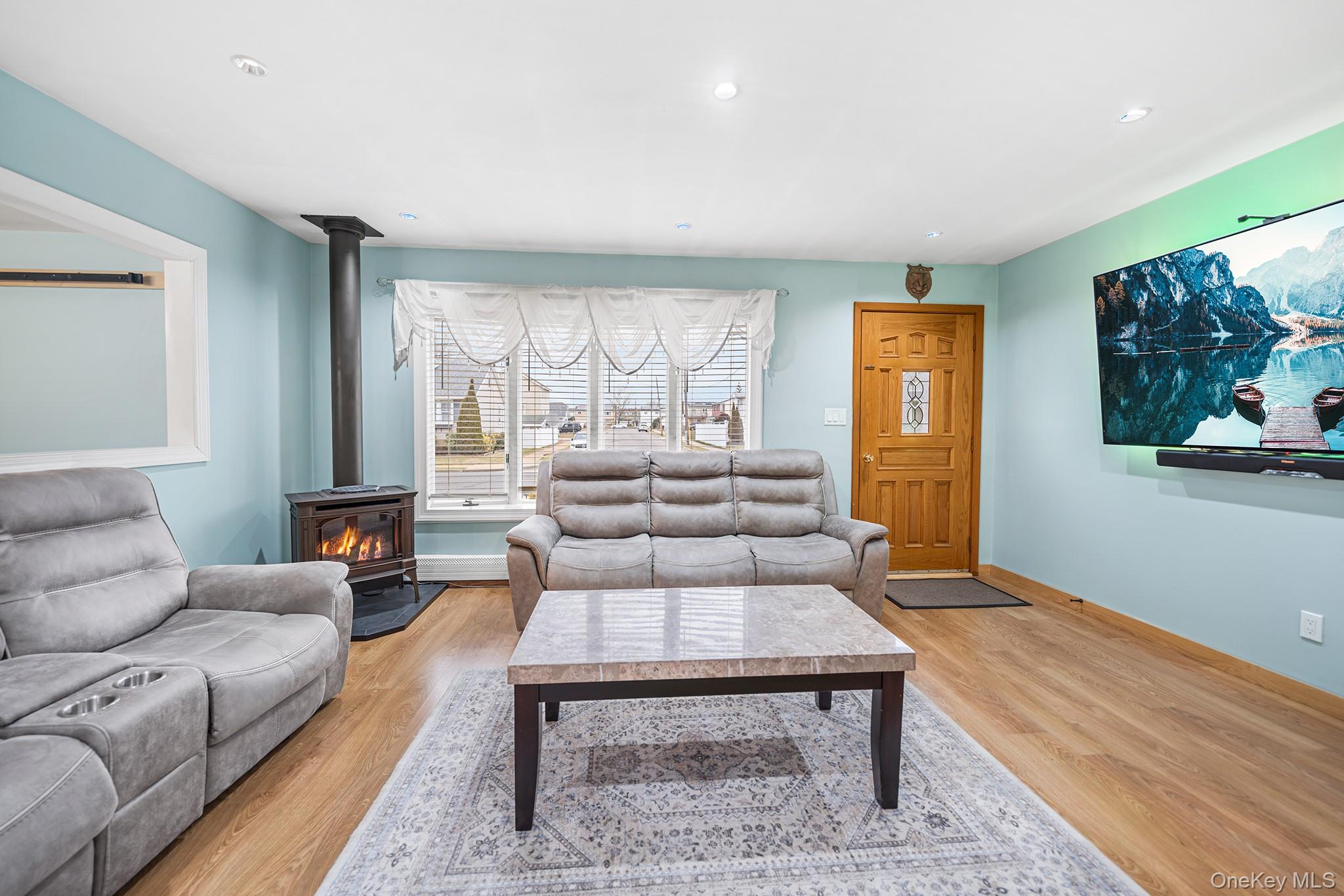 79 Roosevelt Avenue, Massapequa, NY 11758