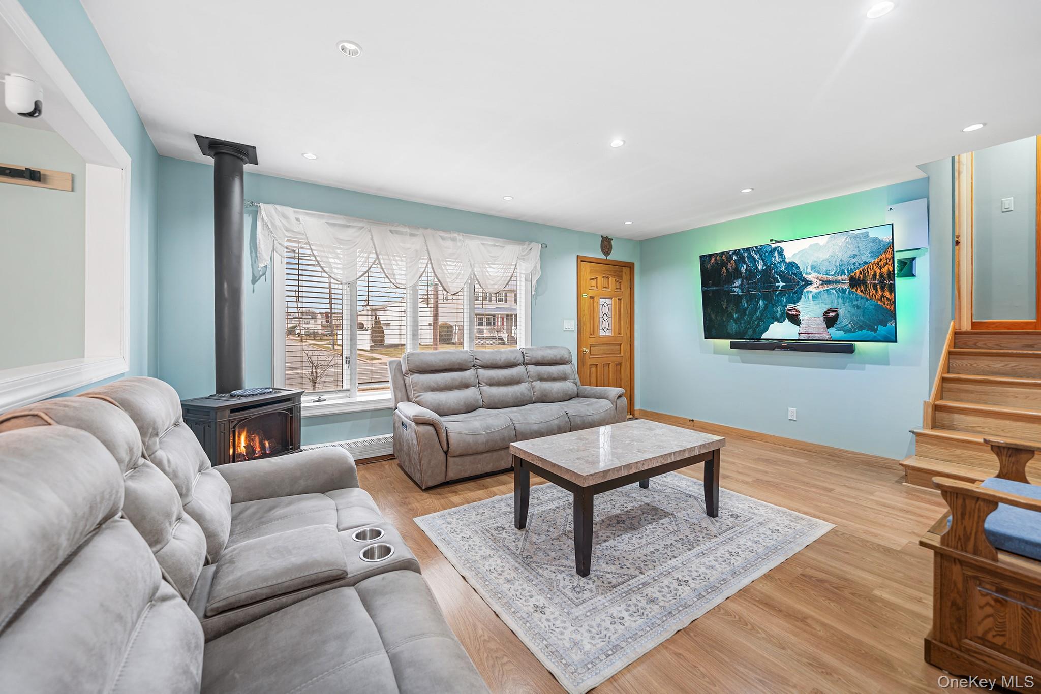 79 Roosevelt Avenue, Massapequa, NY 11758