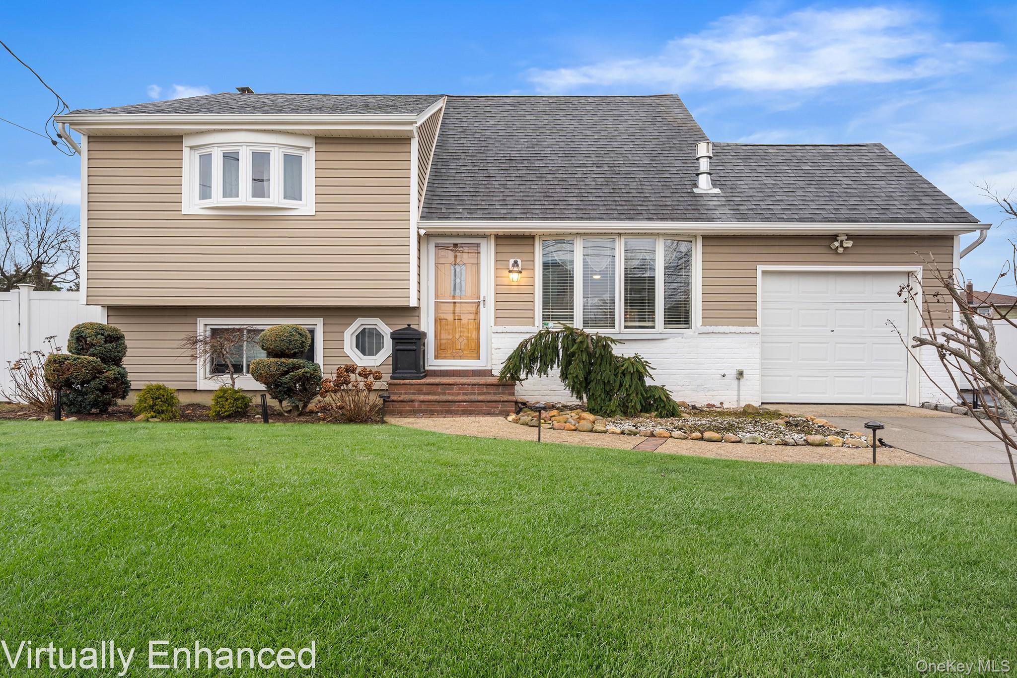 79 Roosevelt Avenue, Massapequa, NY 11758