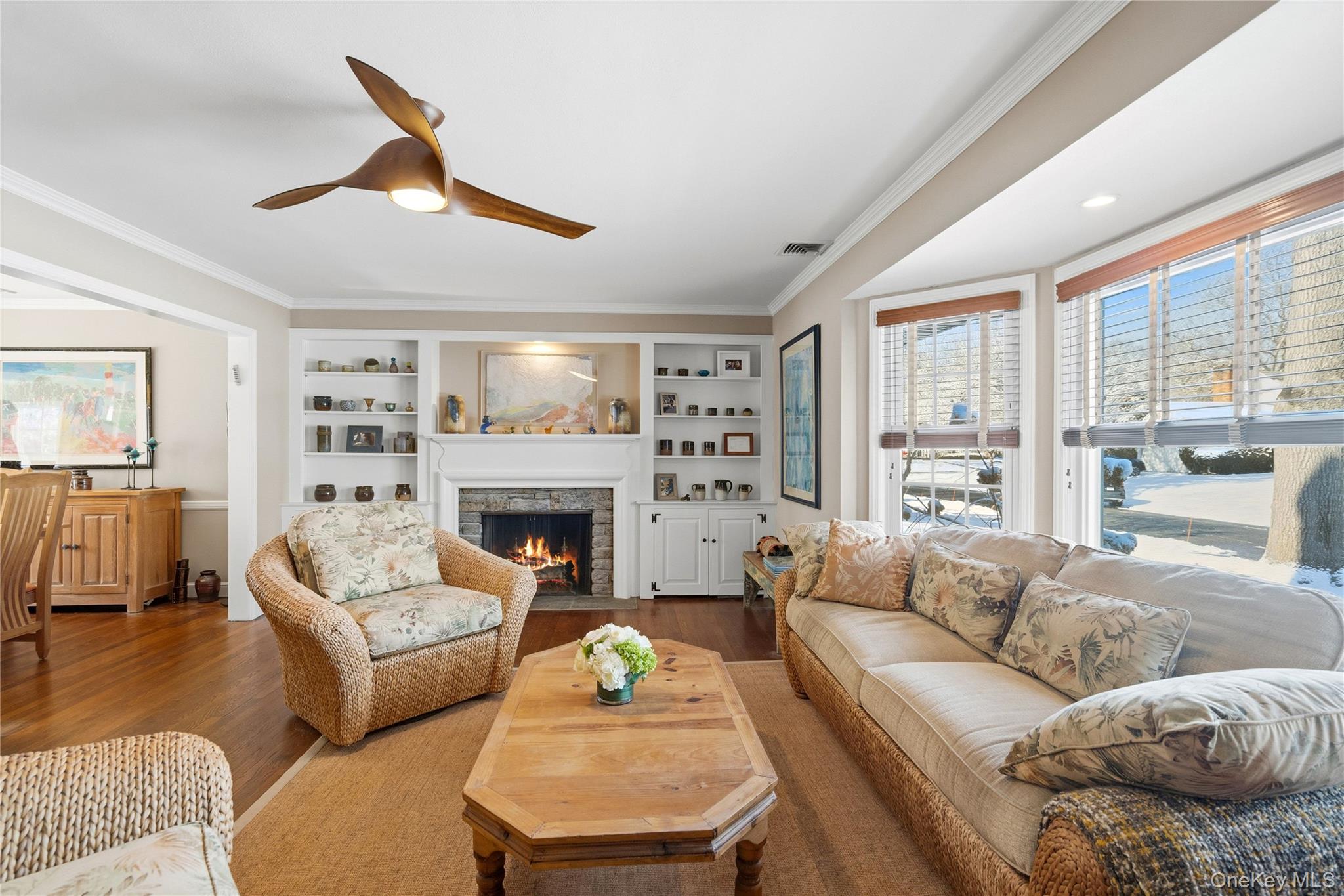 30 Glenwood Lane, East Hills, NY 11577