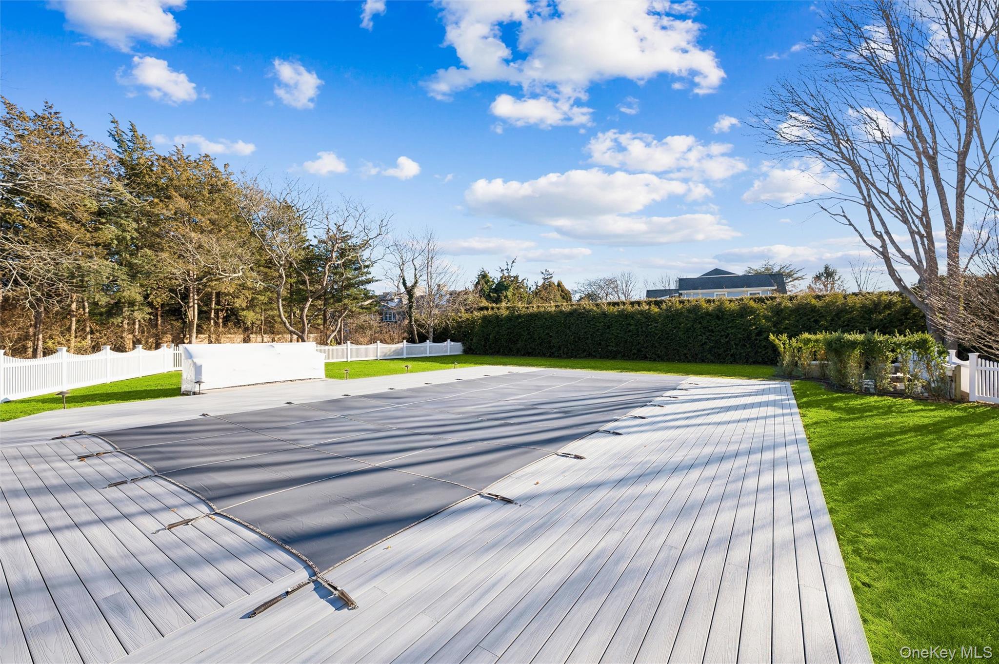 30 Club Lane, Remsenburg, NY 11960