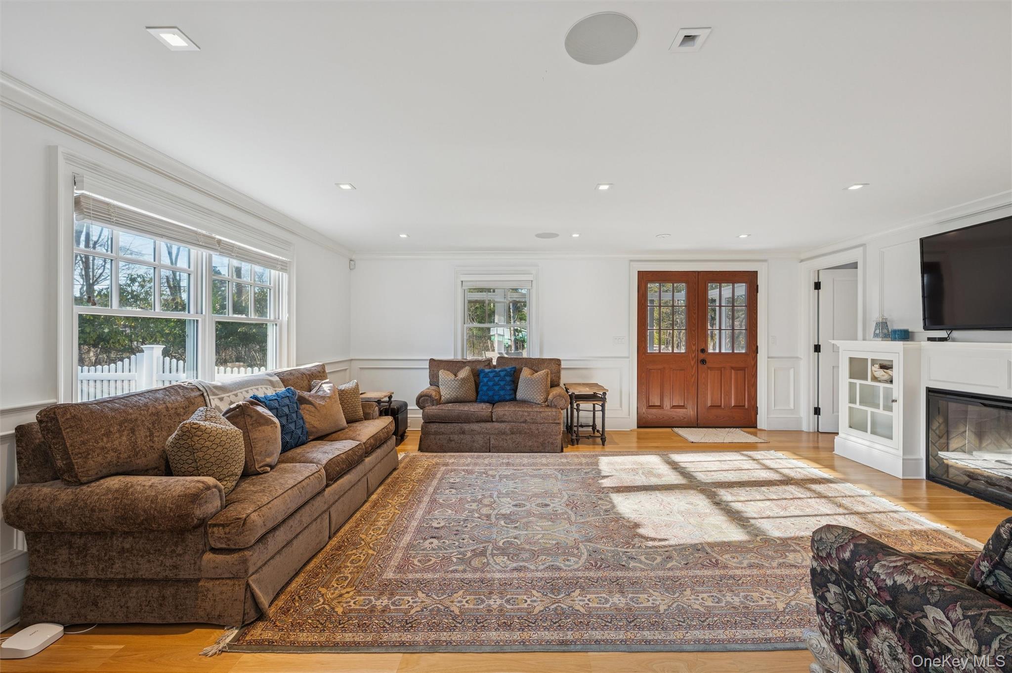 30 Club Lane, Remsenburg, NY 11960