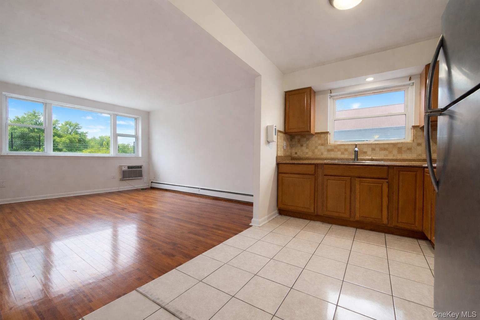 536 Throgs Neck Expressway, Bronx, NY 10465