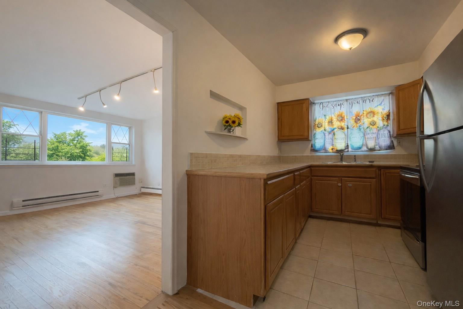 536 Throgs Neck Expressway, Bronx, NY 10465