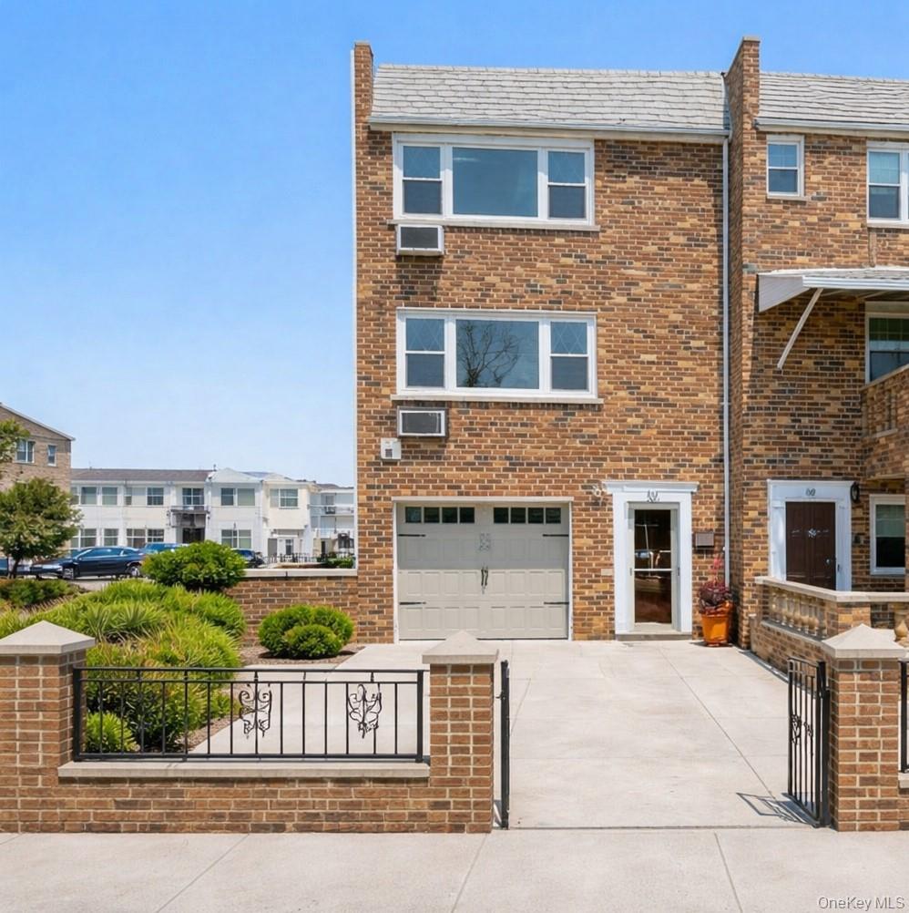 536 Throgs Neck Expressway, Bronx, NY 10465