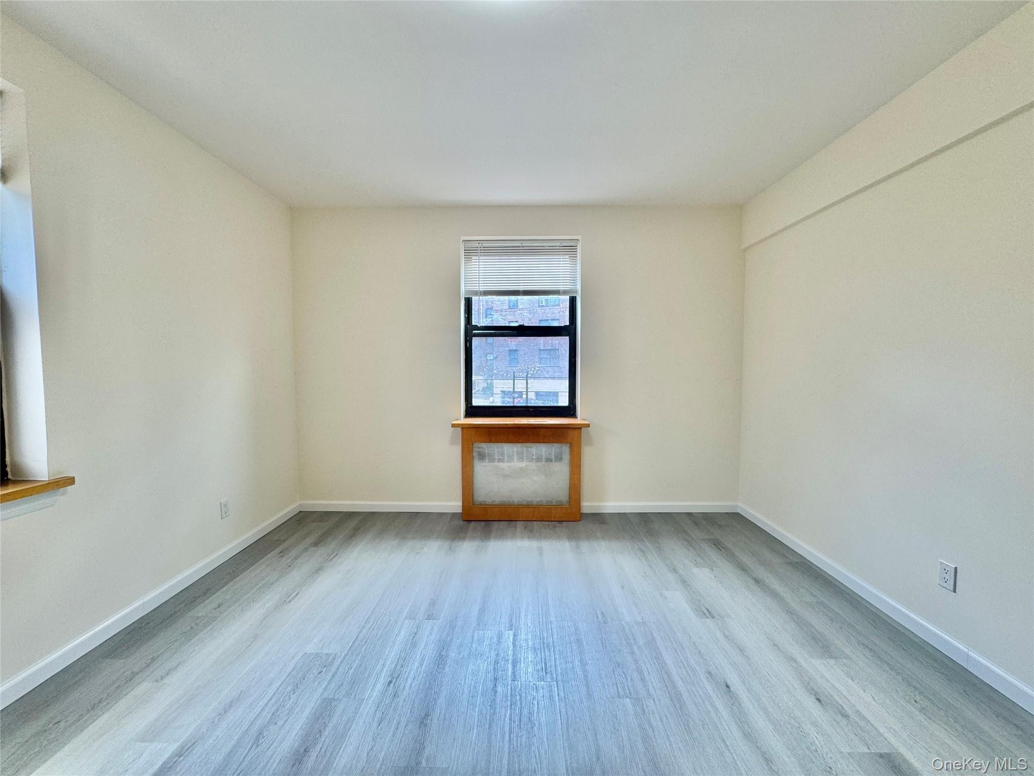 26-25 141st St # 3E, Flushing, NY 11354