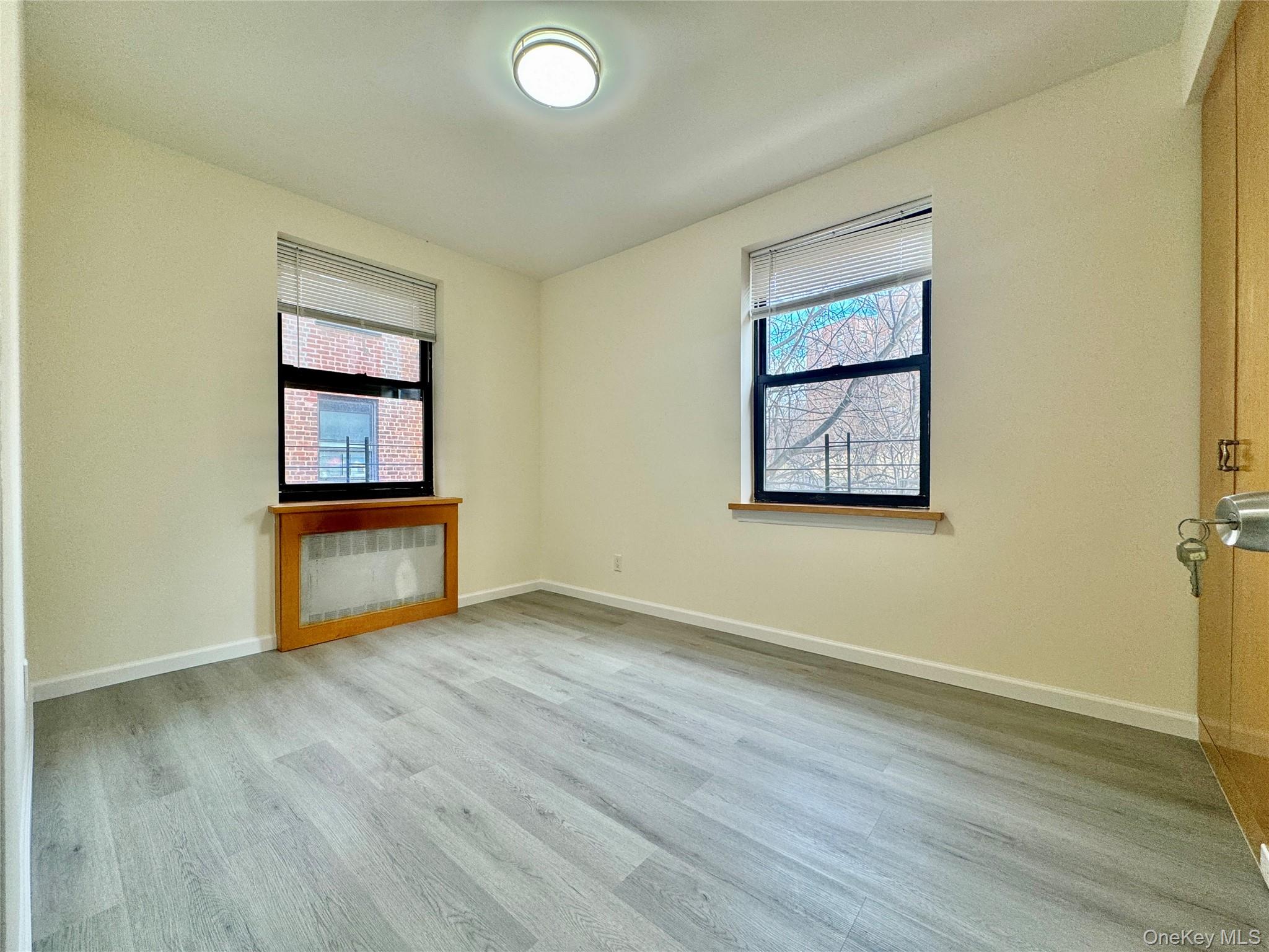 26-25 141st St # 3E, Flushing, NY 11354