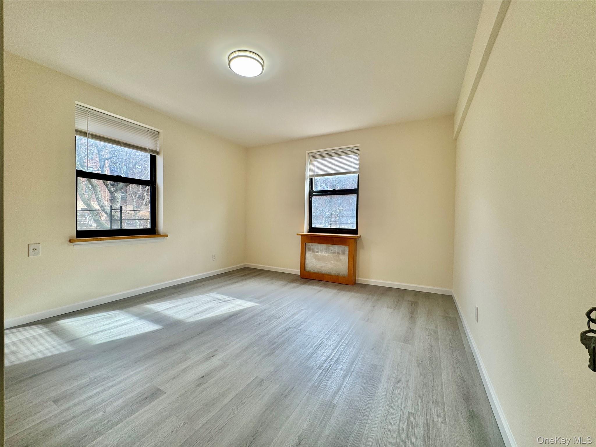 26-25 141st St # 3E, Flushing, NY 11354