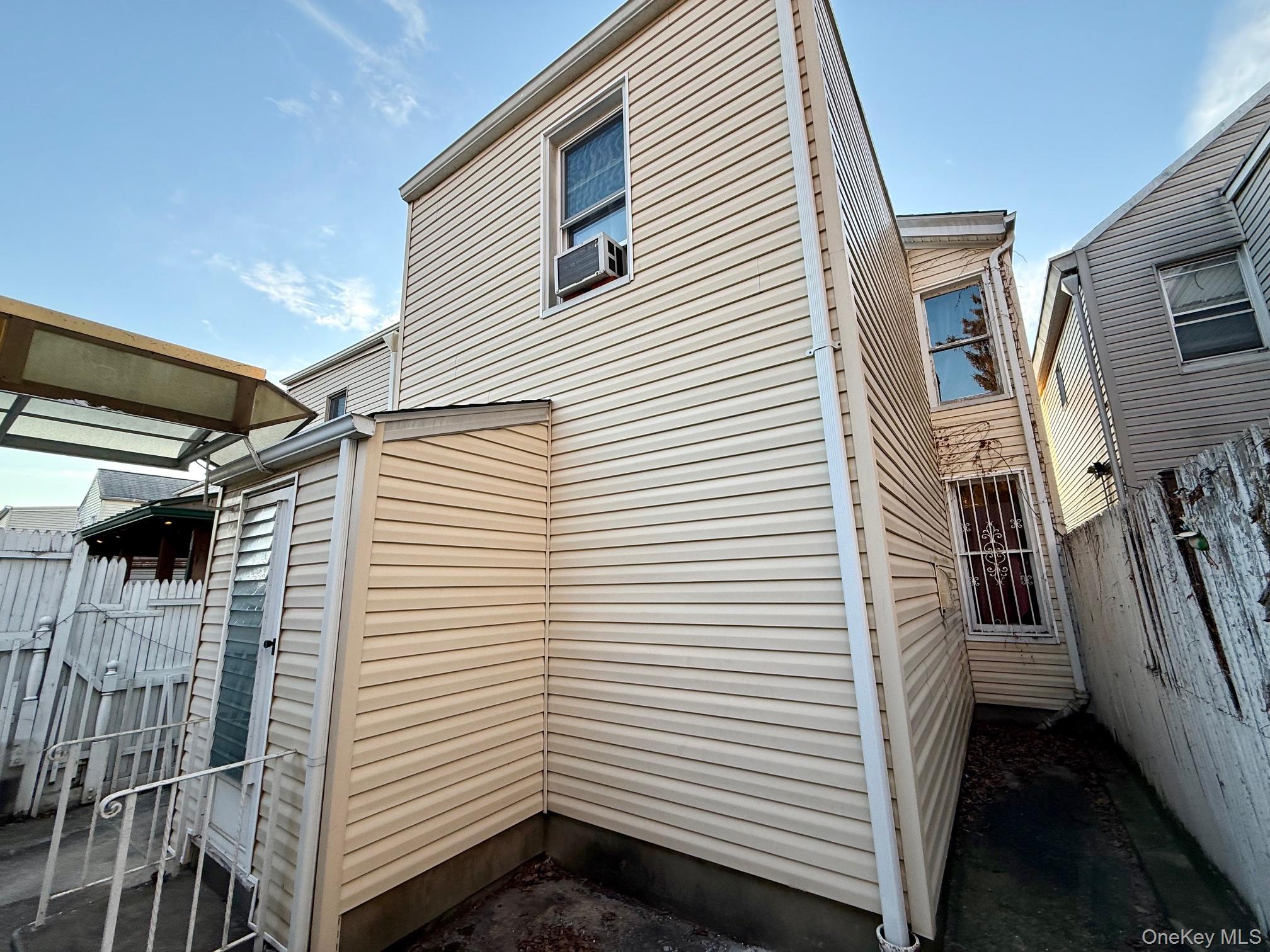 54-05 68th Street, Maspeth, NY 11378