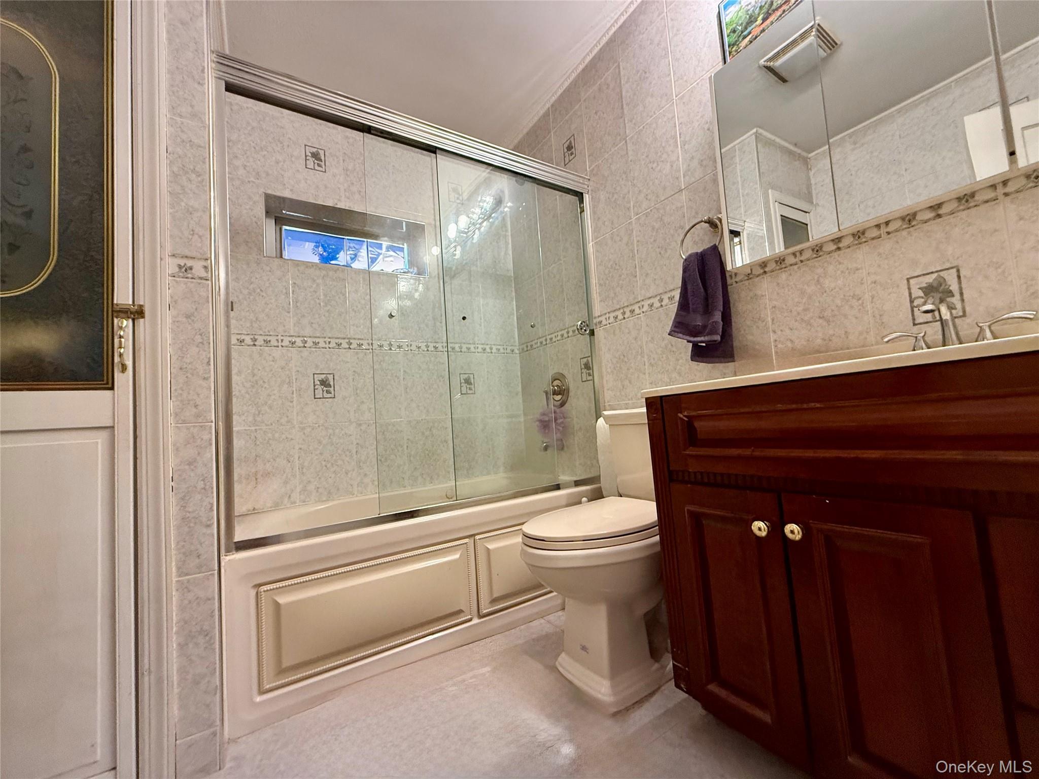 54-05 68th Street, Maspeth, NY 11378