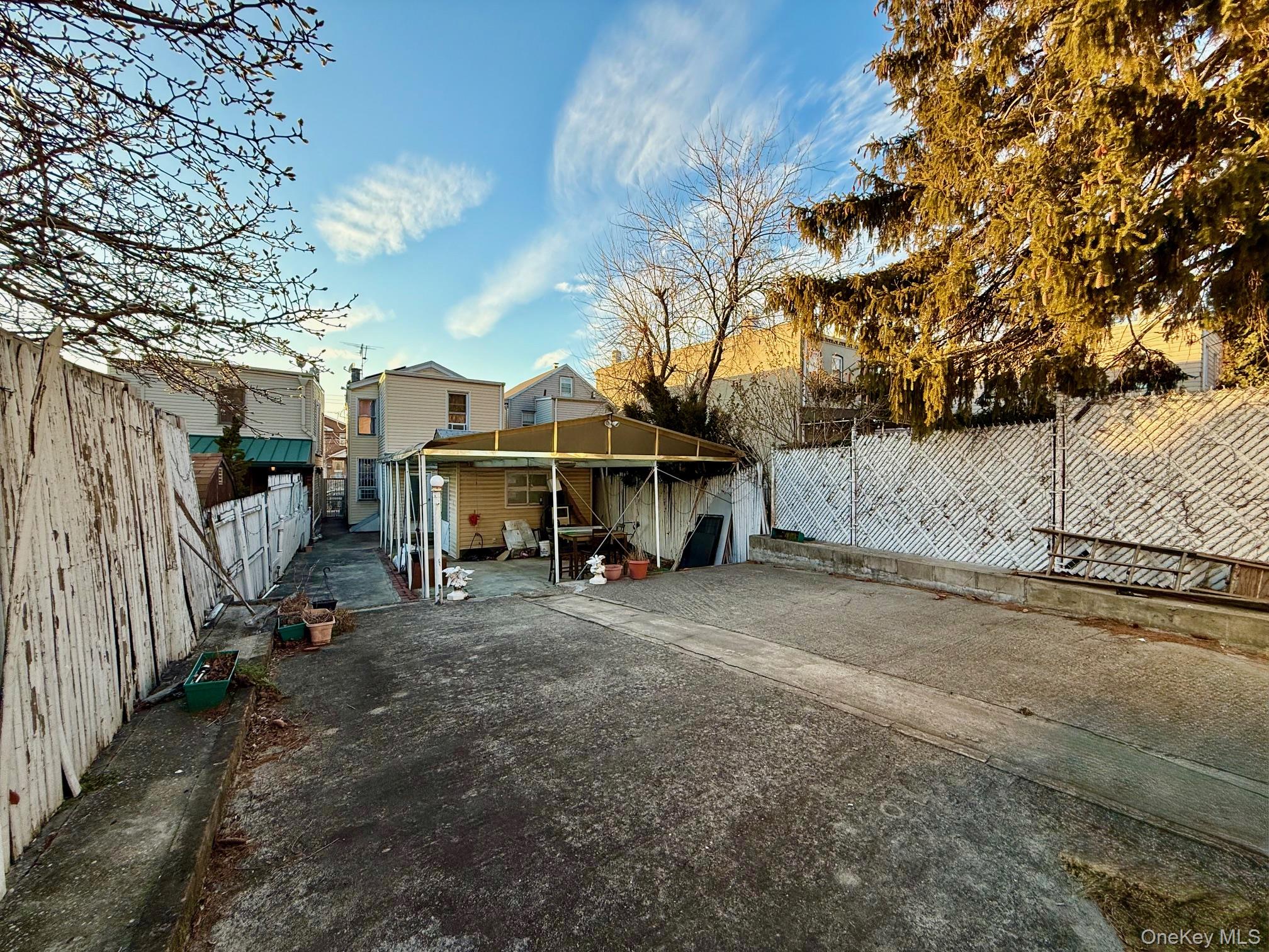 54-05 68th Street, Maspeth, NY 11378