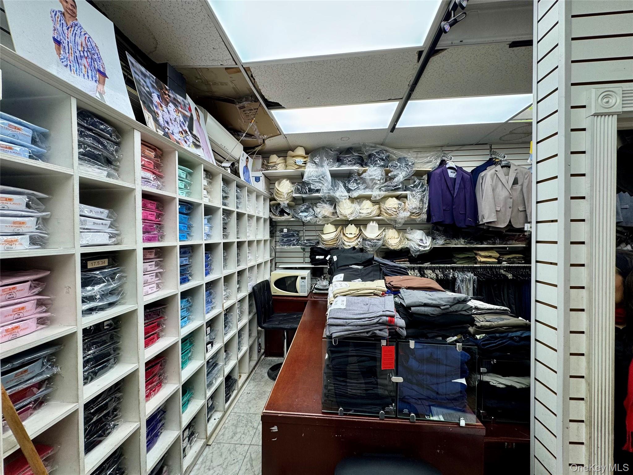 94-17 Roosevelt Avenue, Jackson Heights, NY 11372