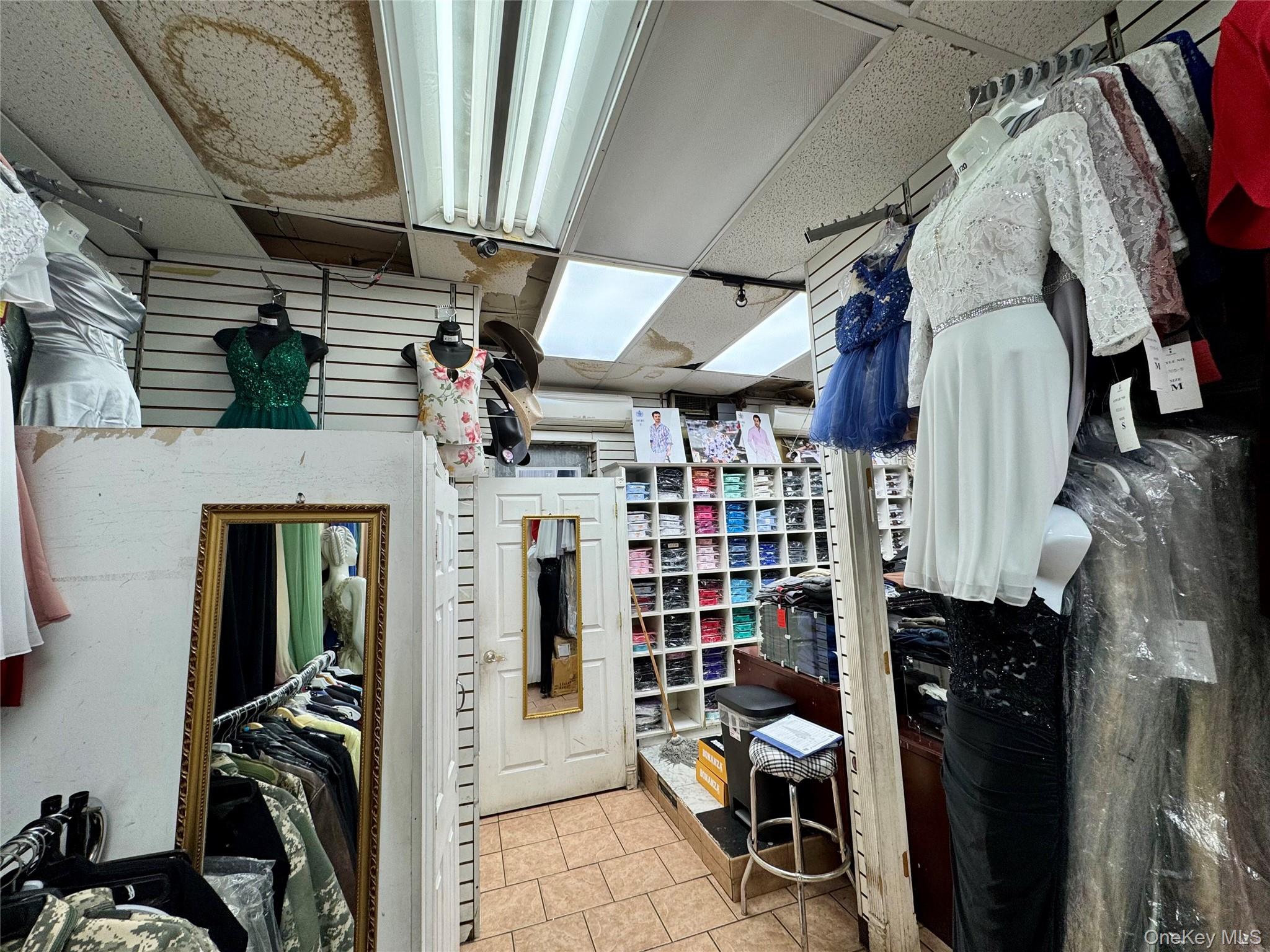 94-17 Roosevelt Avenue, Jackson Heights, NY 11372