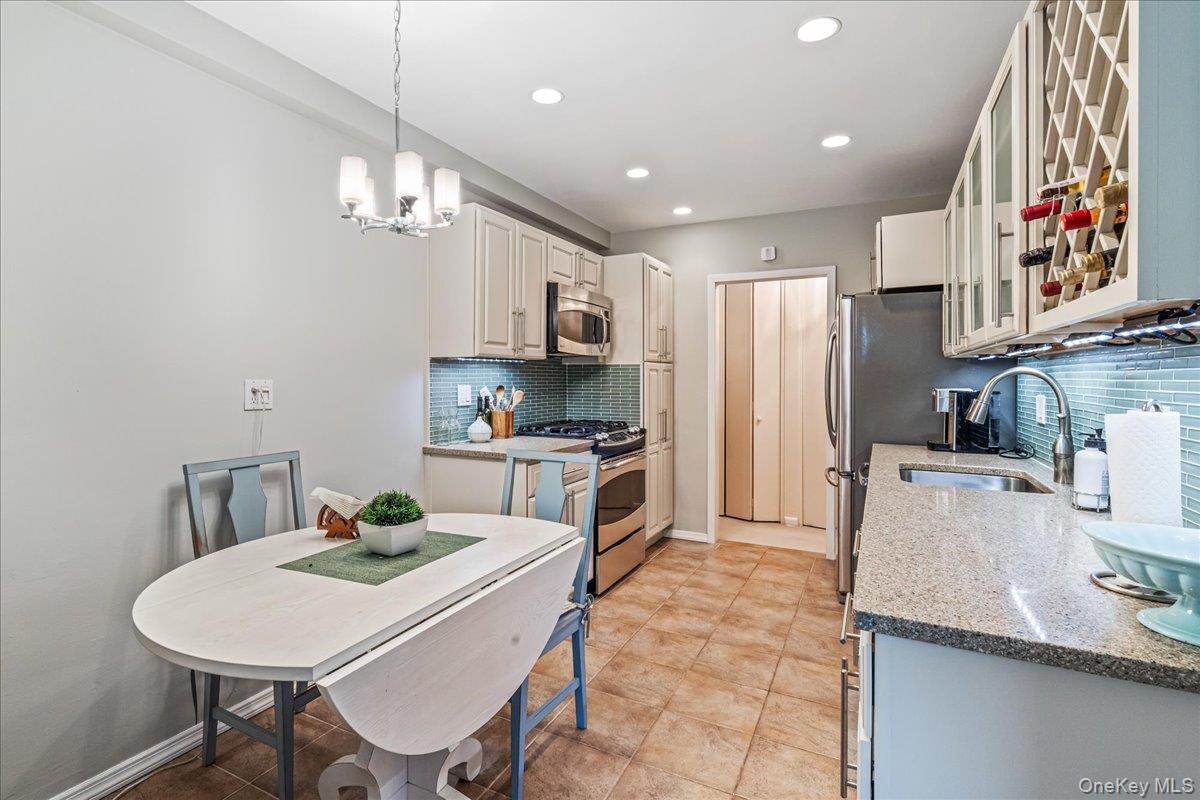 23-45 Bell Boulevard # 2D, Bayside, NY 11360