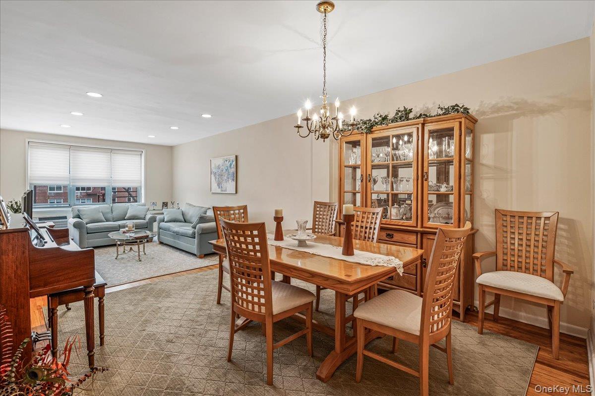 23-45 Bell Boulevard # 2D, Bayside, NY 11360