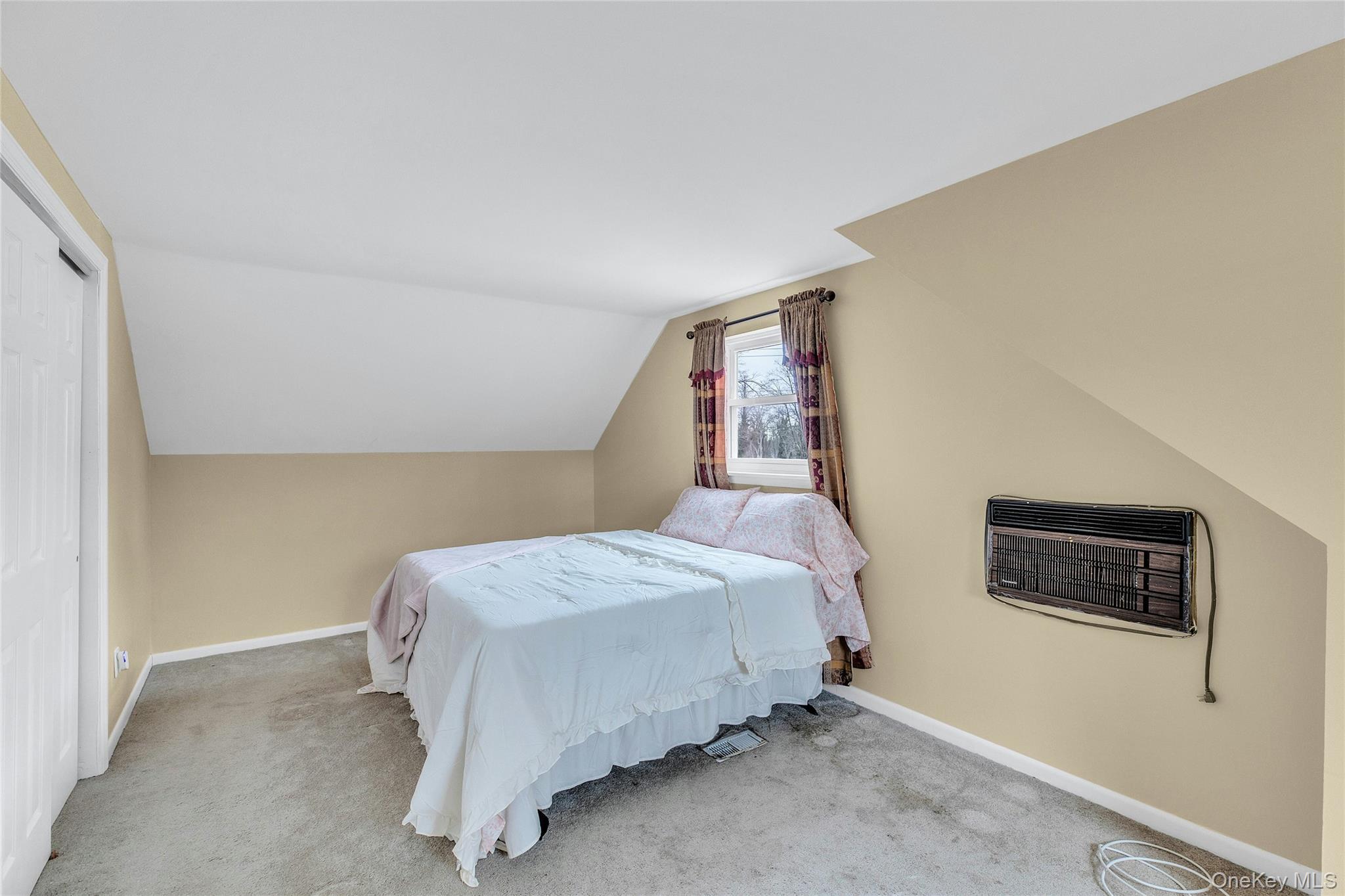 46 Falcon Drive, Hauppauge, NY 11788