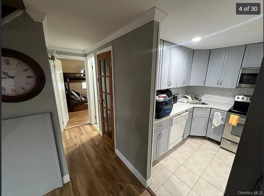 29 Pitchpine Place, Medford, NY 11763