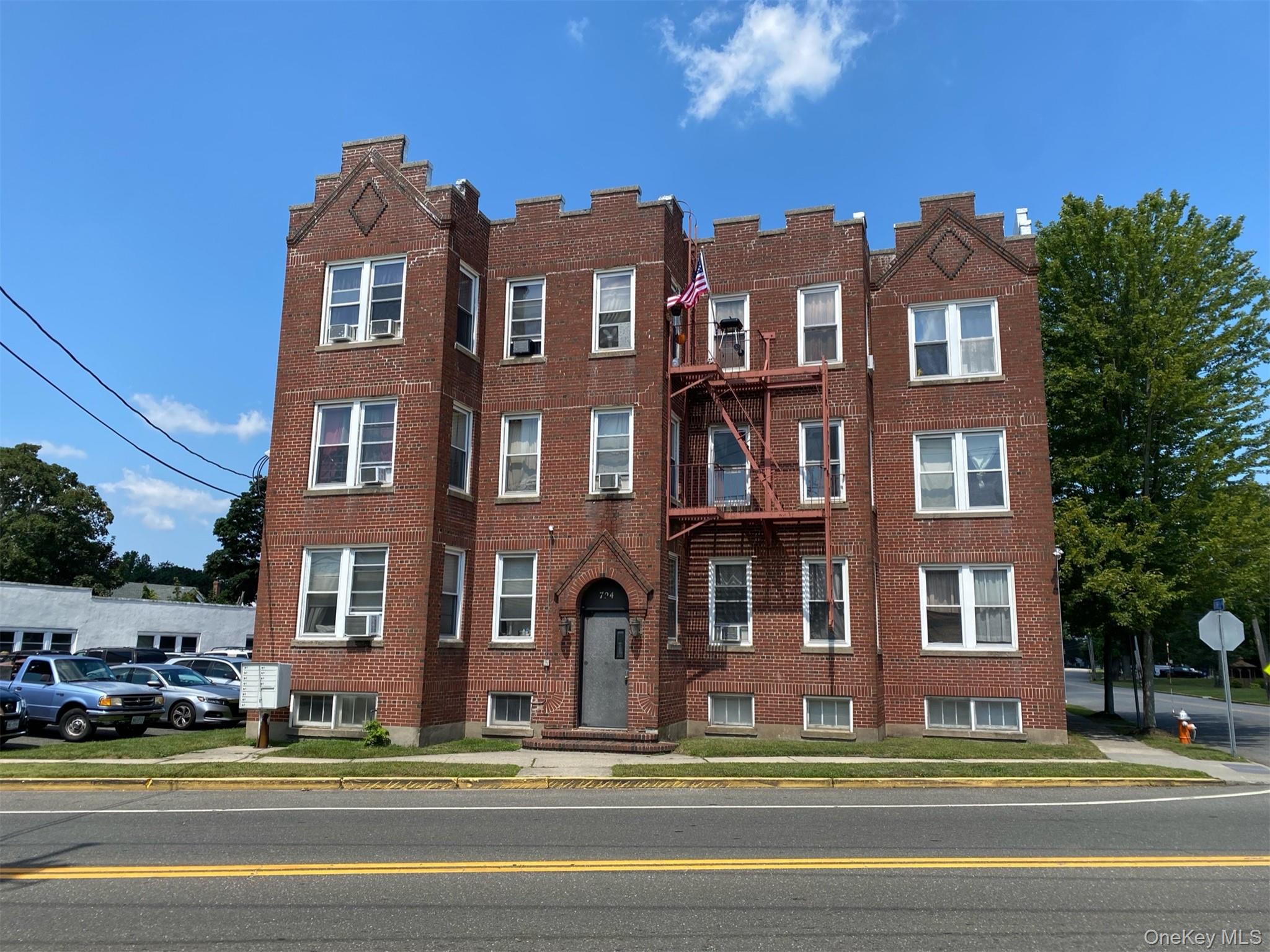 724 Howell Avenue # E, Riverhead, NY 11901