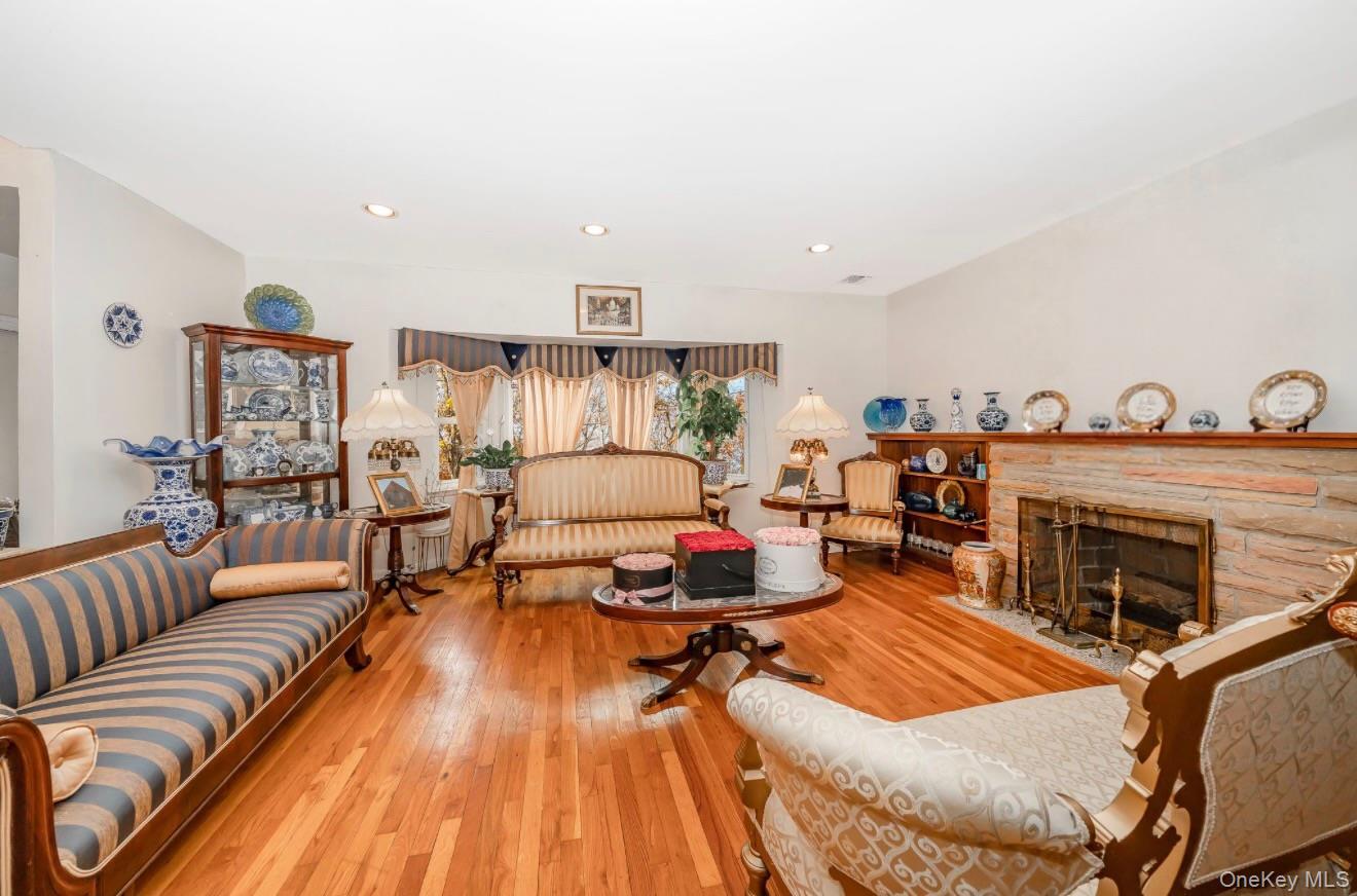 824 Lawrence Court, West Hempstead, NY 11552