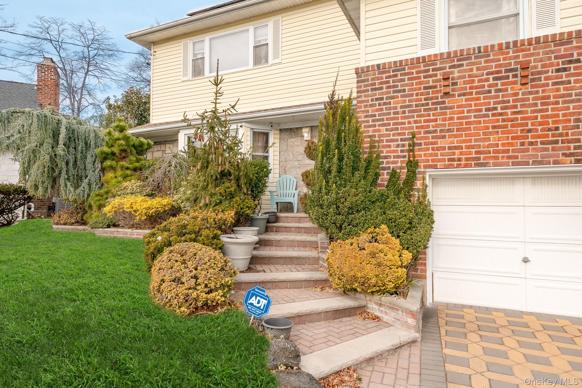 824 Lawrence Court, West Hempstead, NY 11552