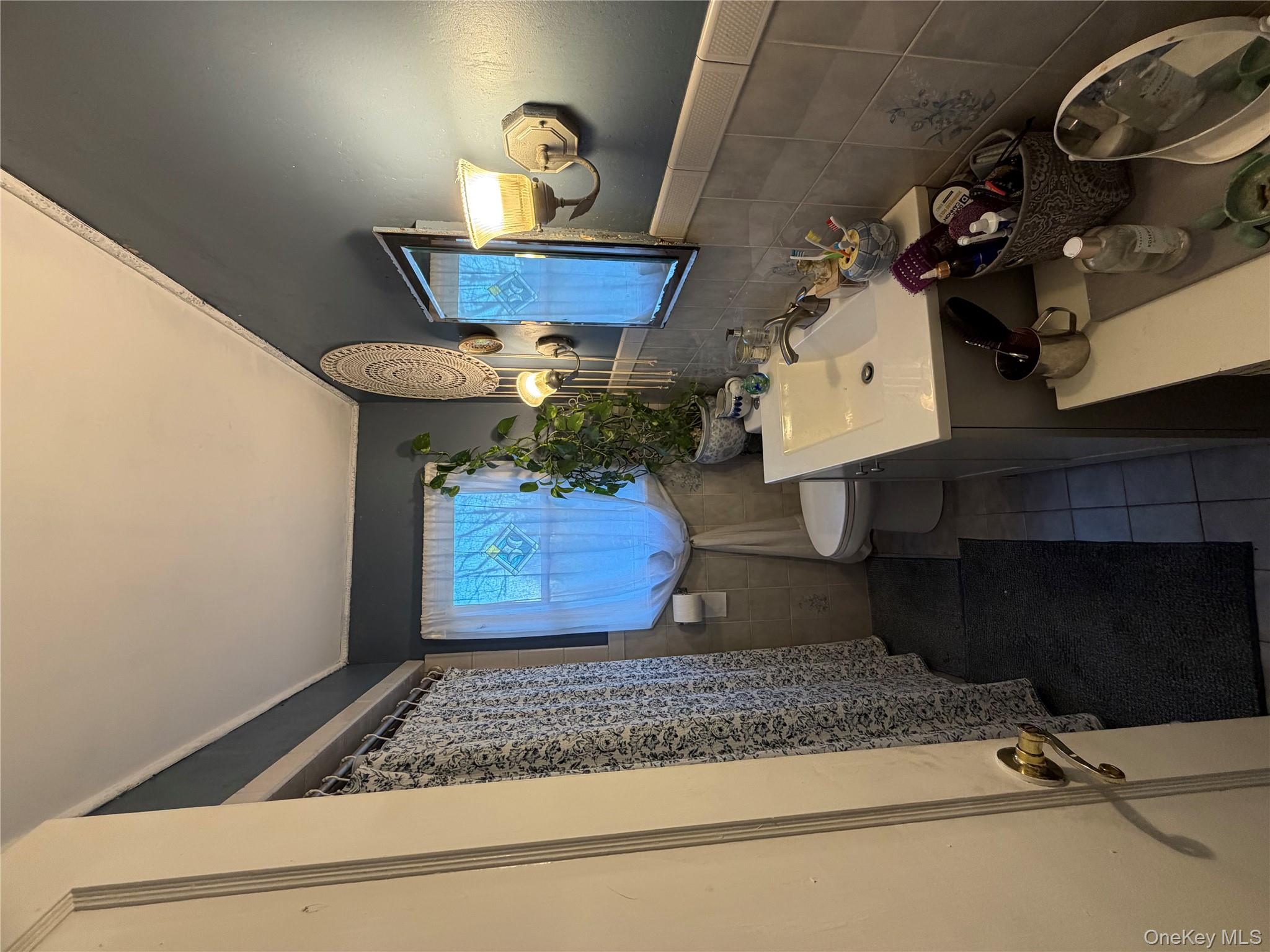 11 bittermint, Islip, NY 11751