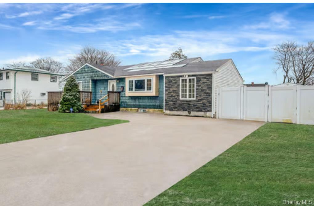 160 Stahley Street, Brentwood, NY 11717