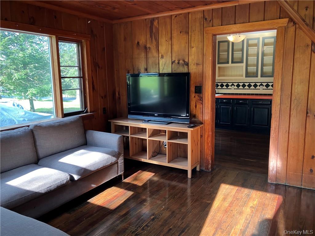 283 Lakeview Drive, Highland Lake, NY 12743