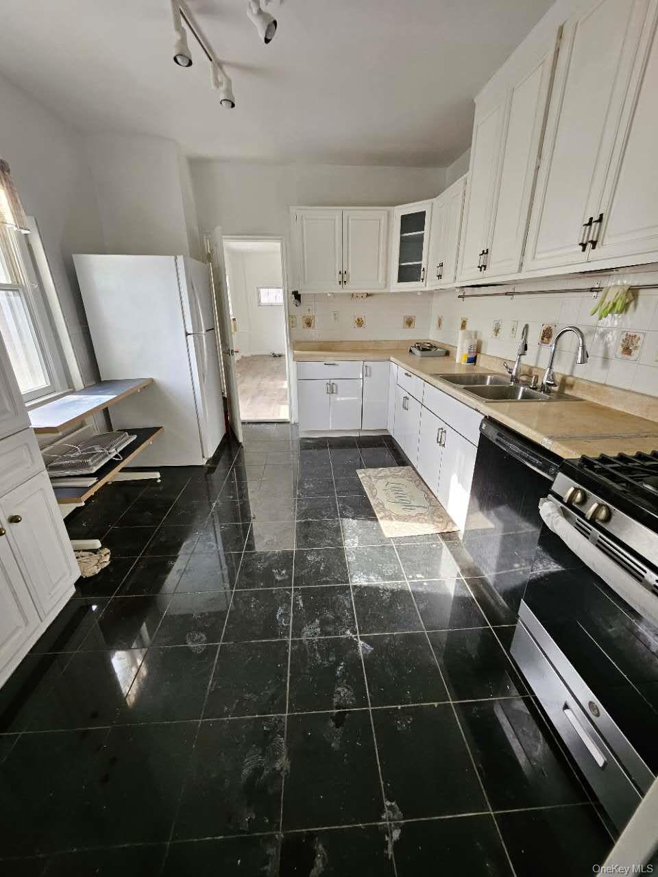 1318 Mayflower Avenue, Bronx, NY 10461