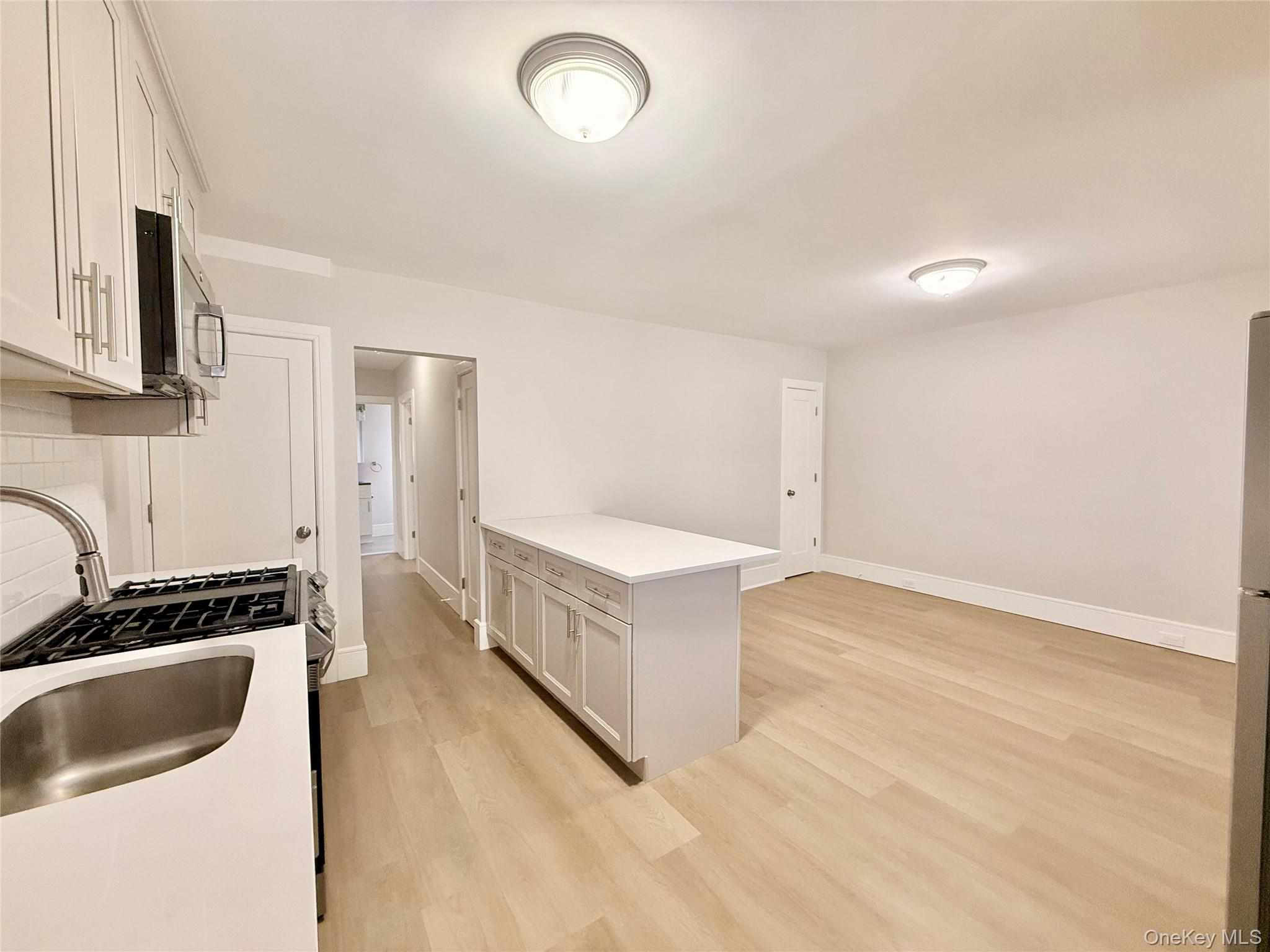 678 Willis Avenue # 1, Williston Park, NY 11596