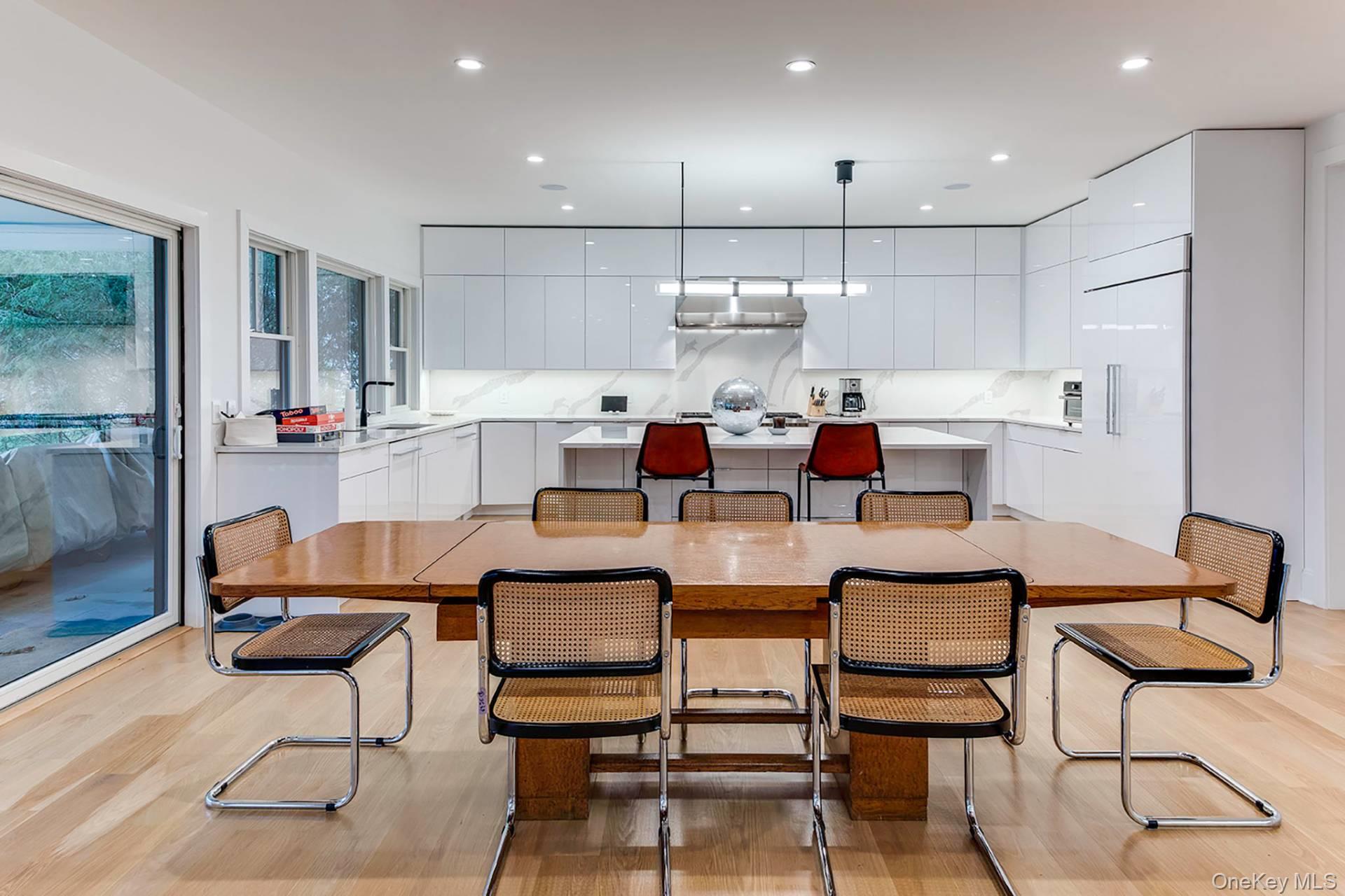 12 Central Avenue, East Hampton, NY 11937