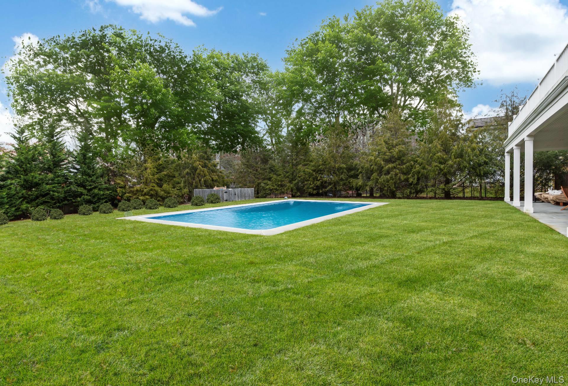 12 Central Avenue, East Hampton, NY 11937