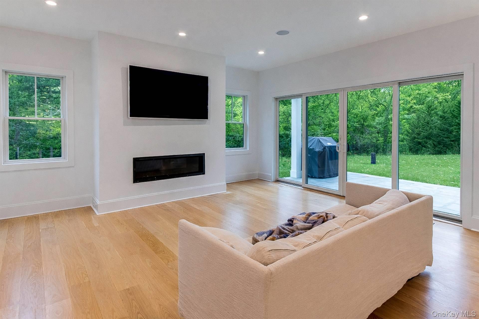 12 Central Avenue, East Hampton, NY 11937