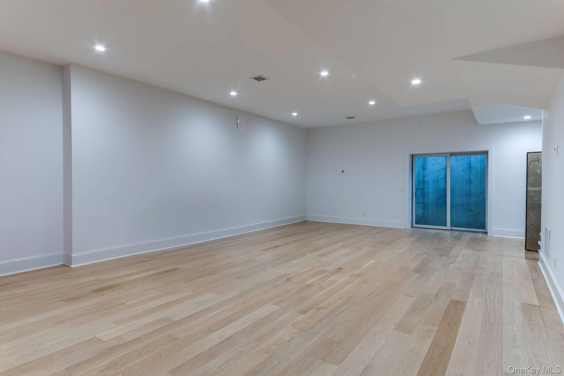 12 Central Avenue, East Hampton, NY 11937