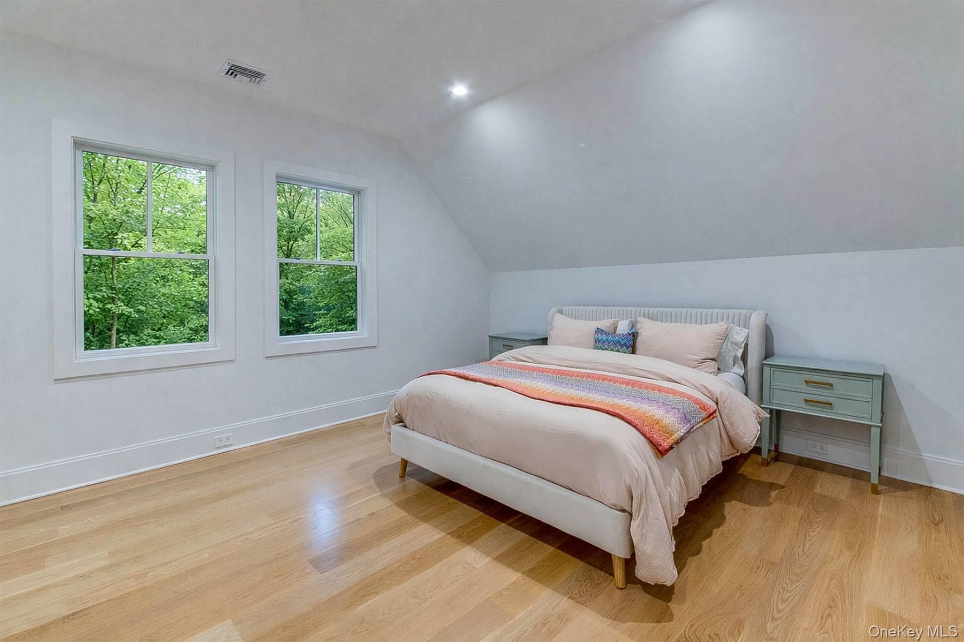 12 Central Avenue, East Hampton, NY 11937