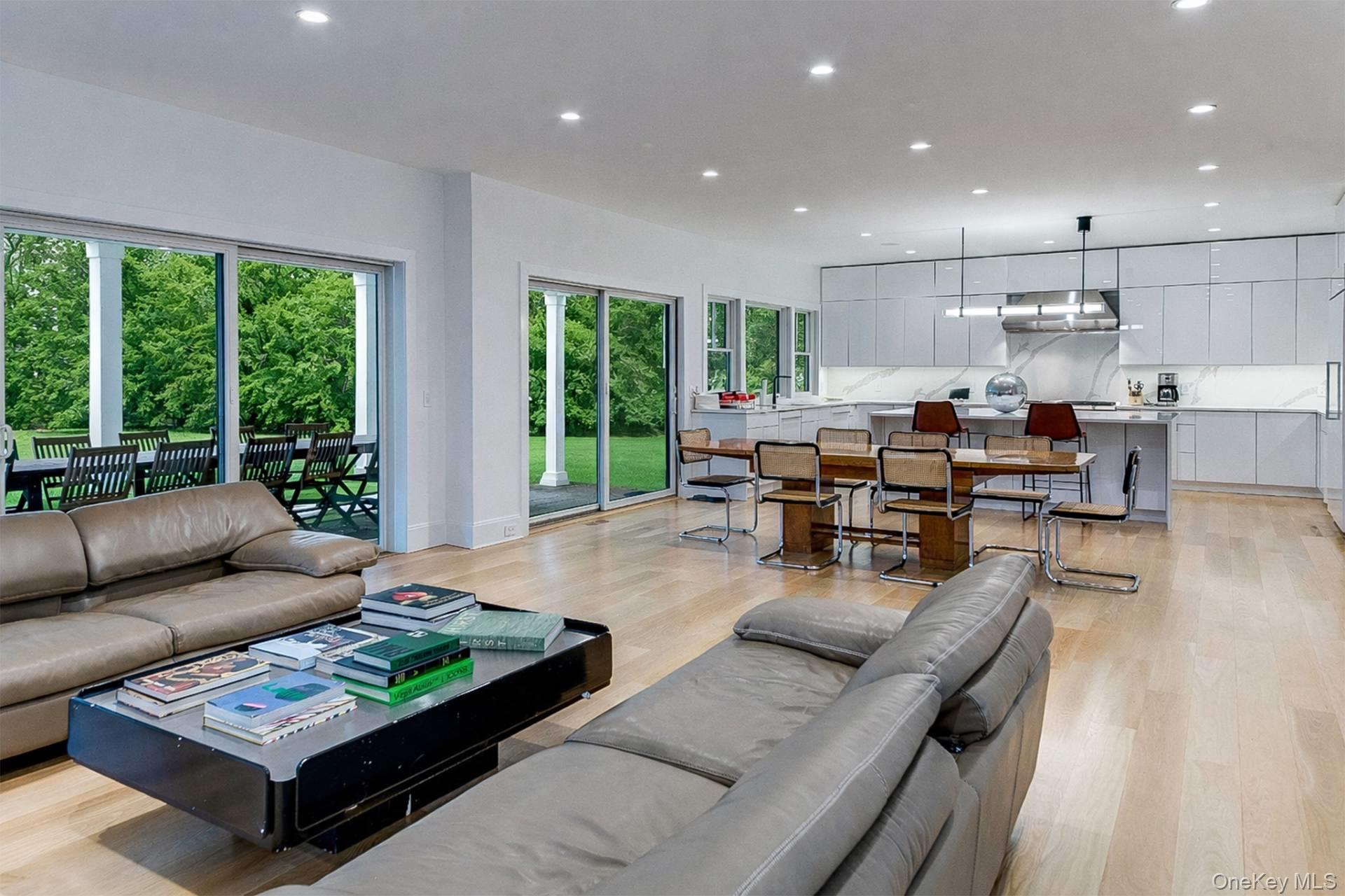 12 Central Avenue, East Hampton, NY 11937