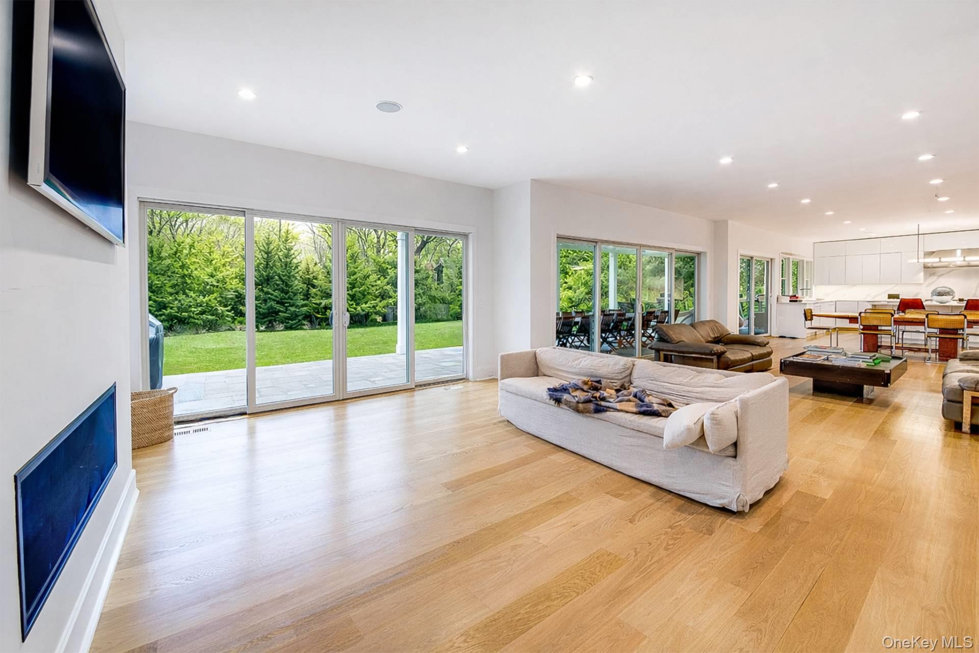 12 Central Avenue, East Hampton, NY 11937