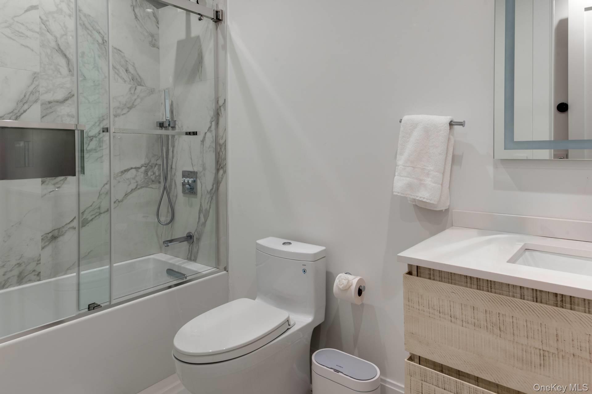 12 Central Avenue, East Hampton, NY 11937