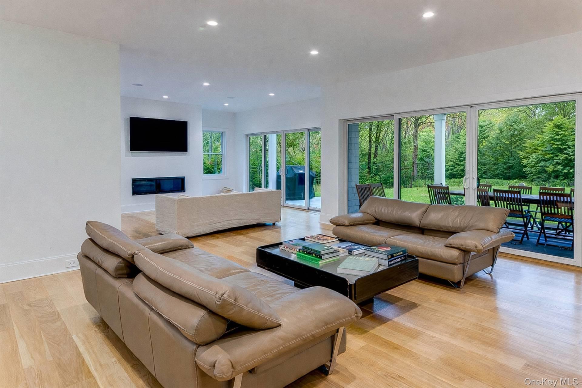 12 Central Avenue, East Hampton, NY 11937