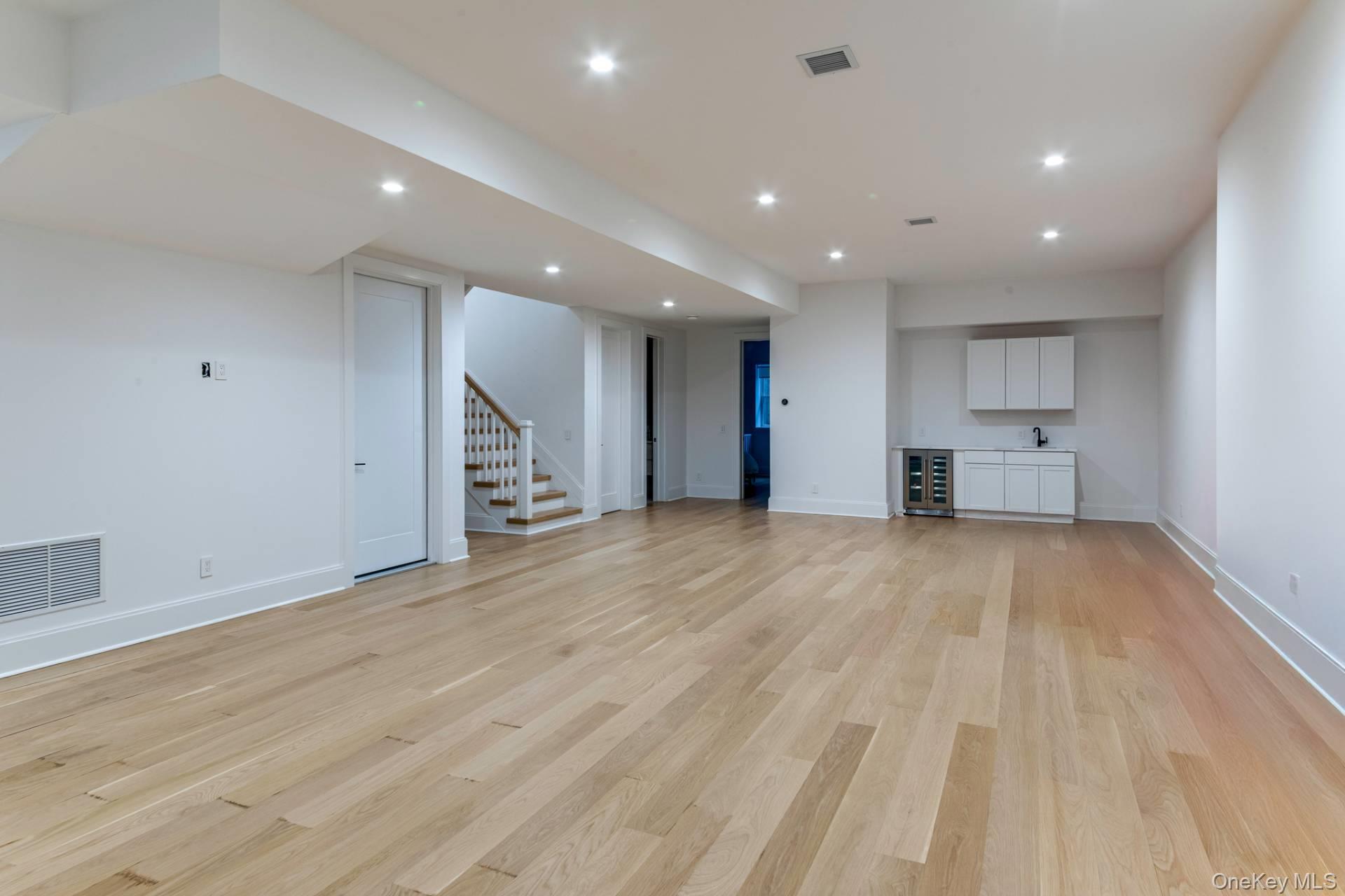 12 Central Avenue, East Hampton, NY 11937