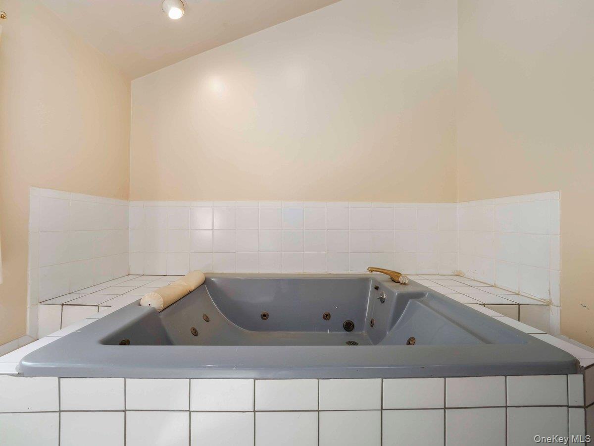 118 Split Rock Drive, Barryville, NY 12719