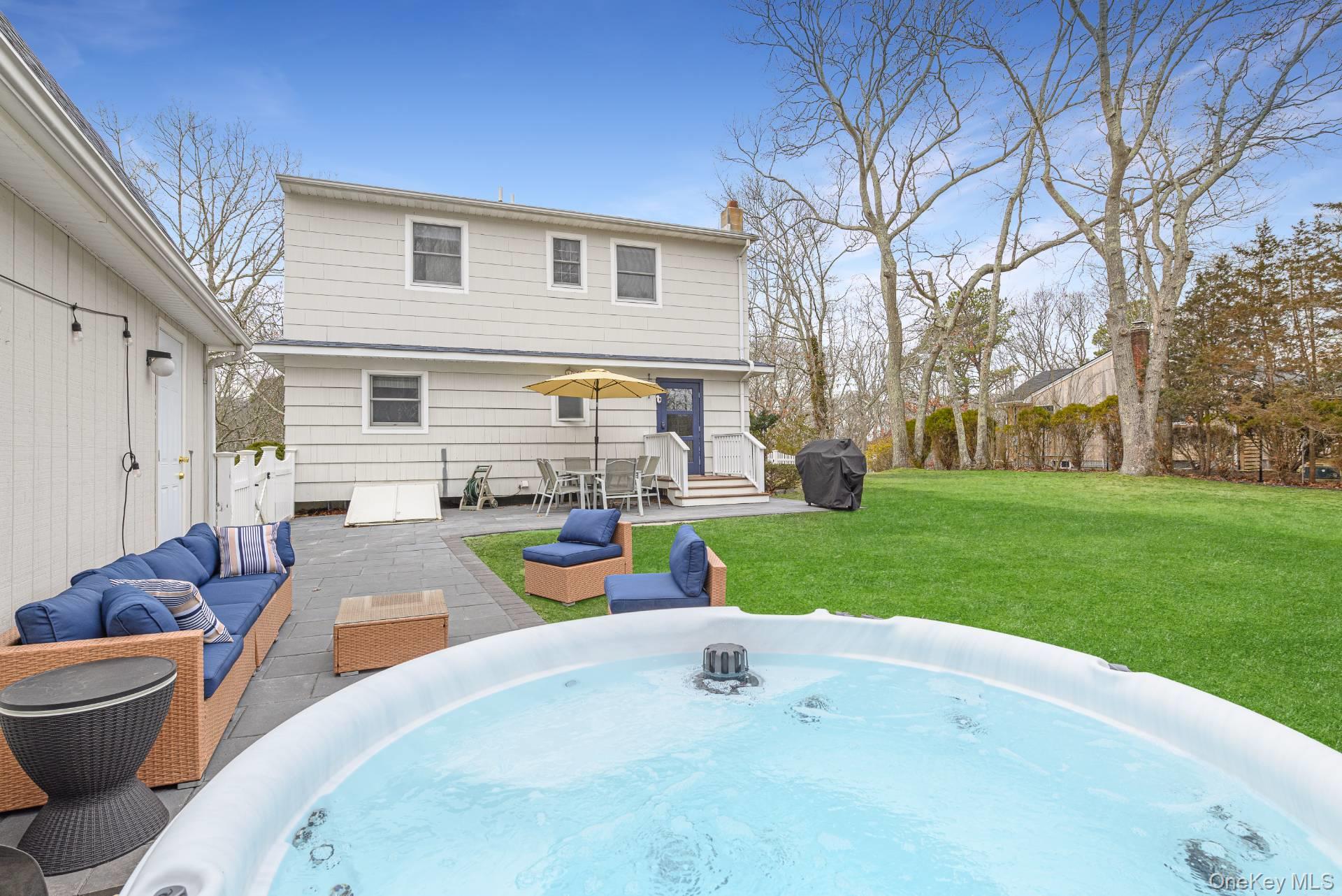 10 Columbine Avenue N, Hampton Bays, NY 11946