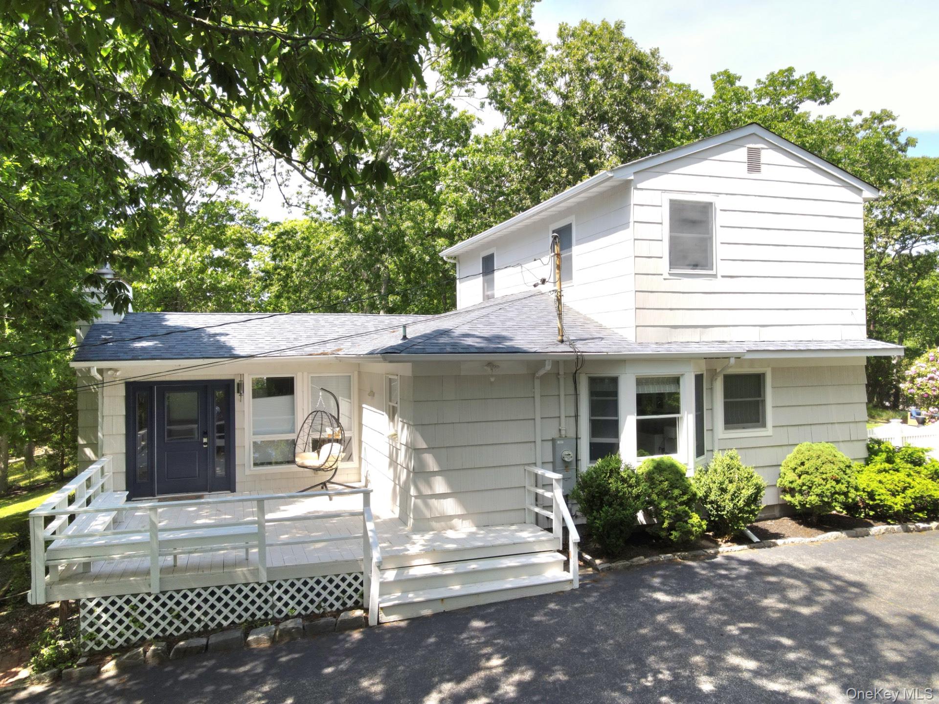 10 Columbine Avenue N, Hampton Bays, NY 11946