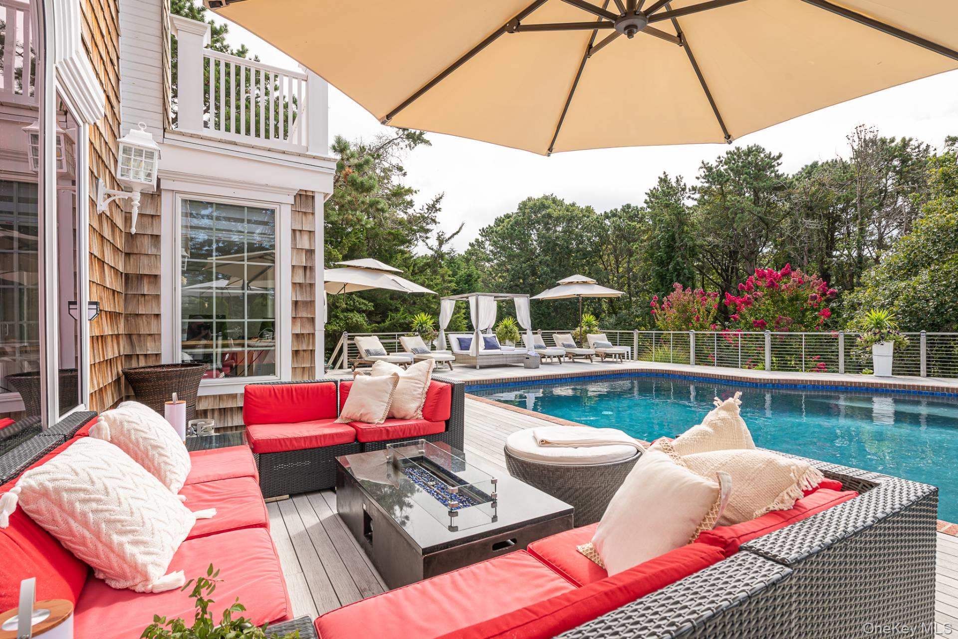 30 Blackwatch Court, Southampton, NY 11968