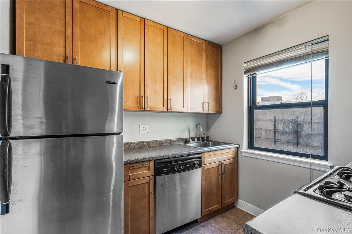 47-18 217th Street # 3C, Bayside, NY 11361