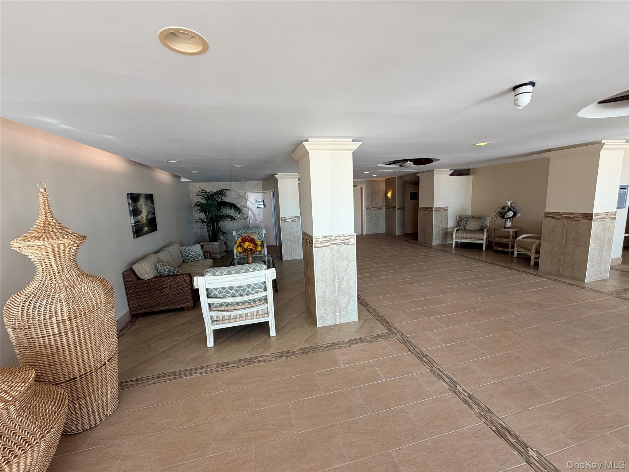 1 E Broadway # 3N, Long Beach, NY 11561