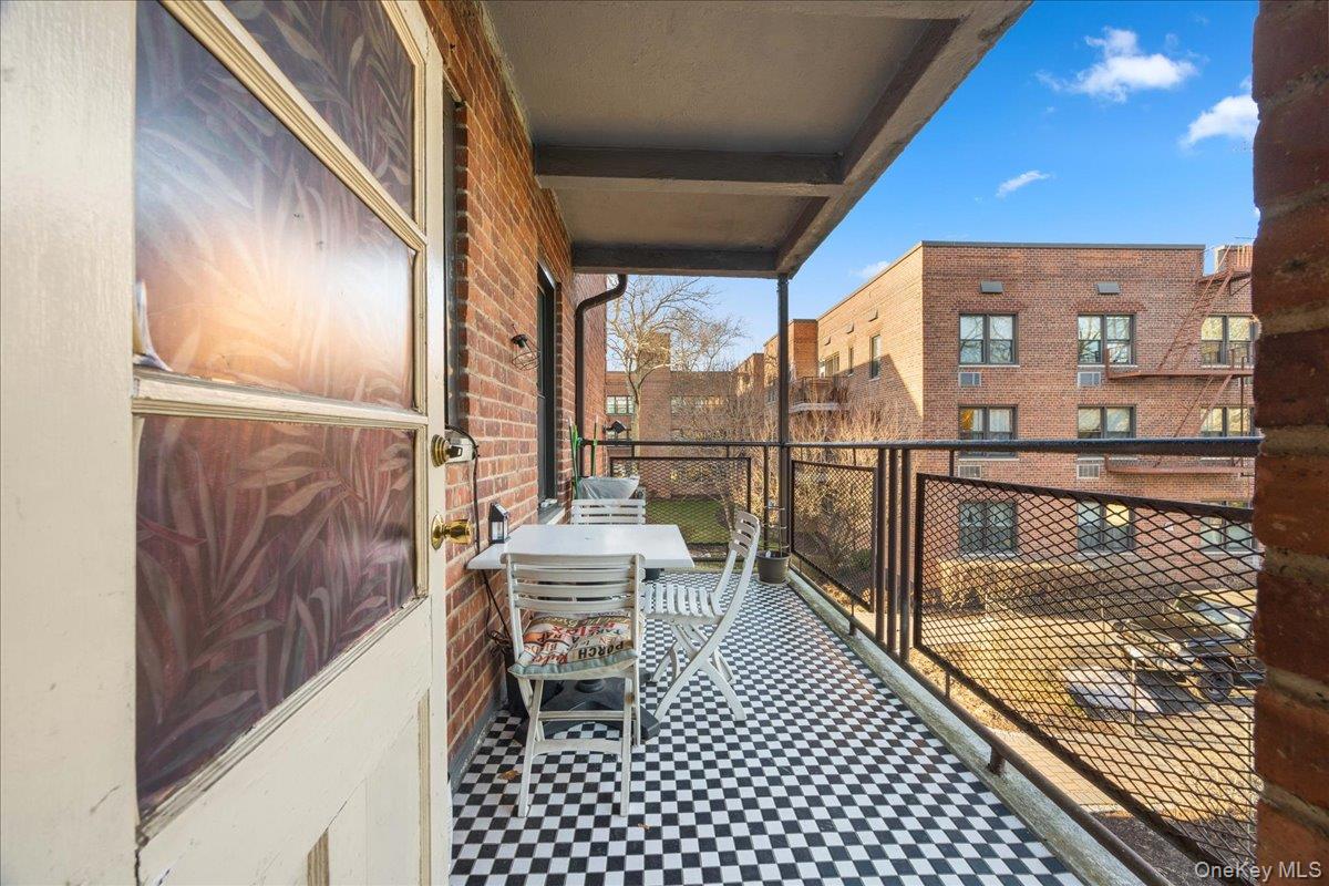 1015 Old Post Road # 2C, Mamaroneck, NY 10543