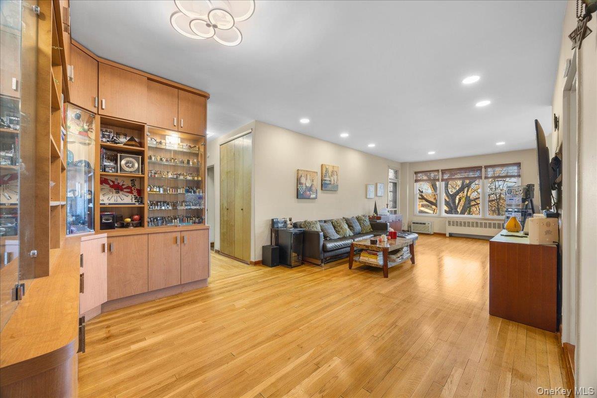 1015 Old Post Road # 2C, Mamaroneck, NY 10543